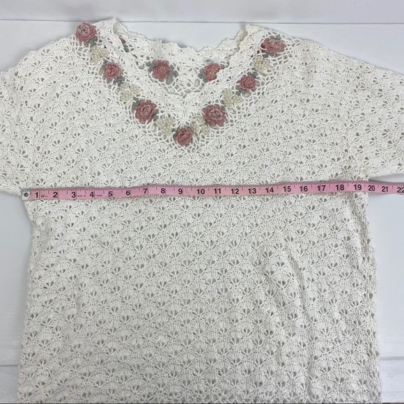 VINTAGE Crocheted Flower Embellished VNeck Sweater - Picture 8 of 10